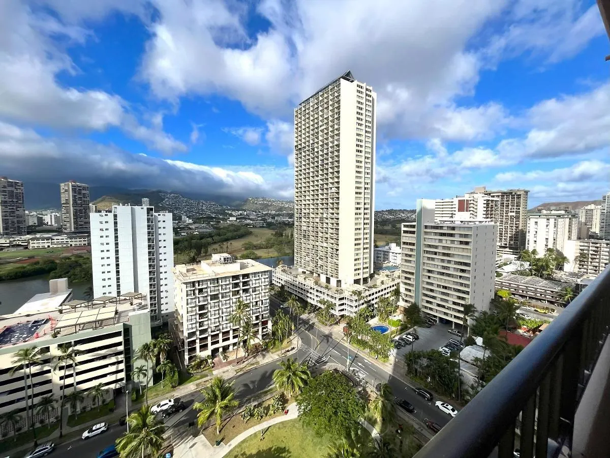 Royal Kuhio 1701 - Spacious Corner Unit With Stunning Ocean City Views In The Heart Of Waikiki! Honolulu